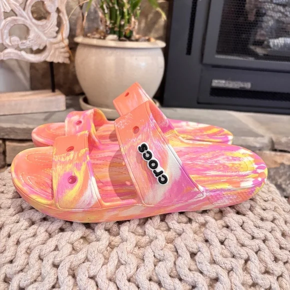 EUC Women’s Crocs Classic Peach Orange Marble Sandal Two Strap w/ Accent Sz 9 - Picture 1 of 11